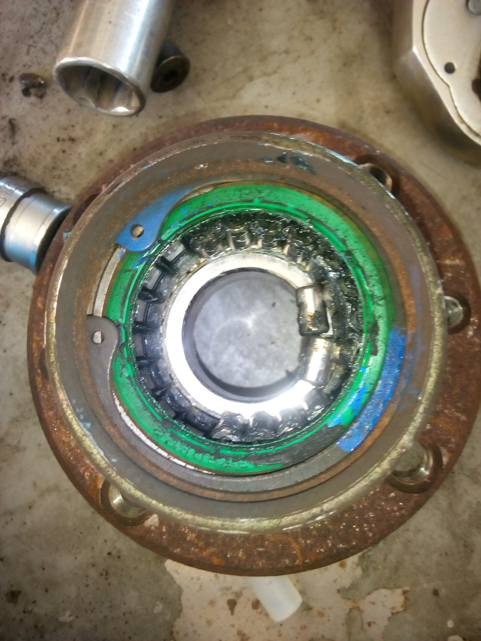 старый — Lada Гранта Лифтбек (1G)