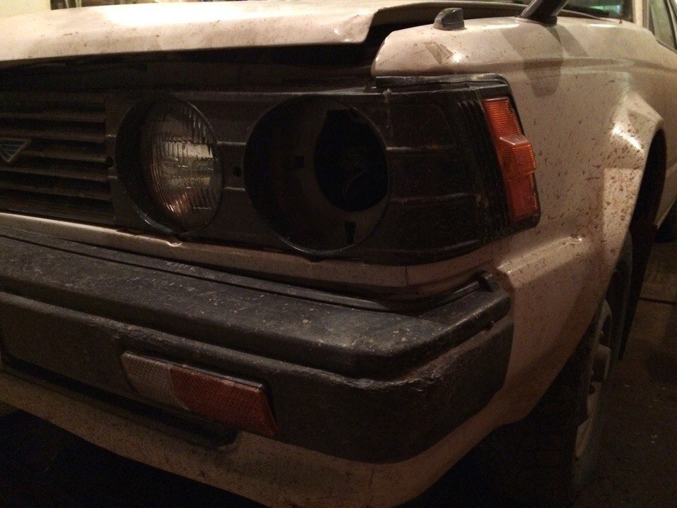 Перегорела лампа ближнего света в левой фаре — Nissan Bluebird (U11), 1 ...