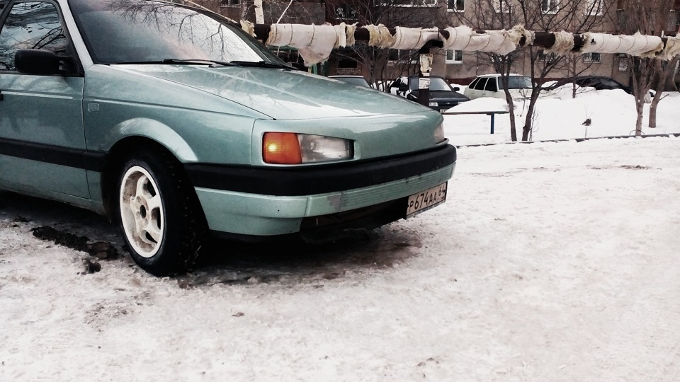 Потеет лобовое стекло снаружи — Volkswagen Passat B3, 2 л, 1993 года ...