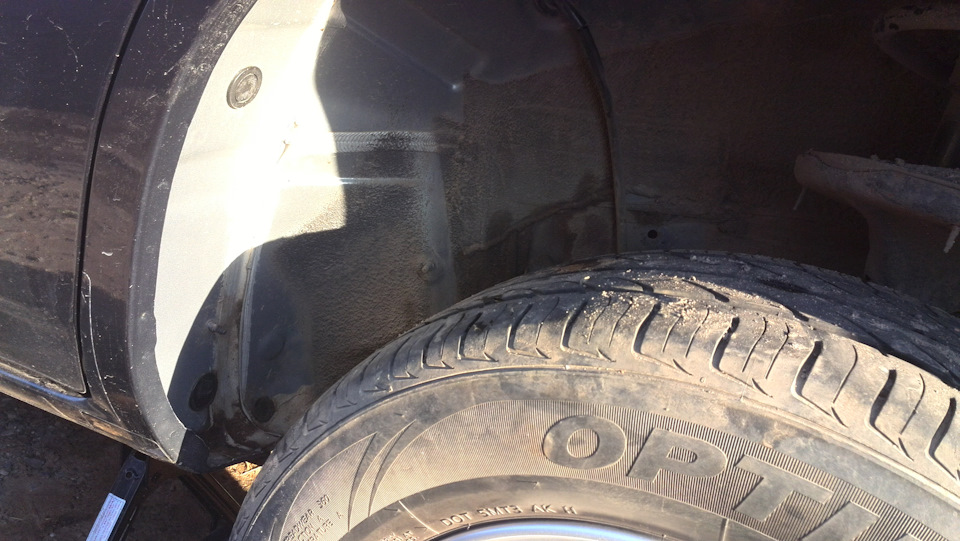 Шумка подкрылков и порогов. — KIA Sportage (2G), 2 л, 2009 года ...