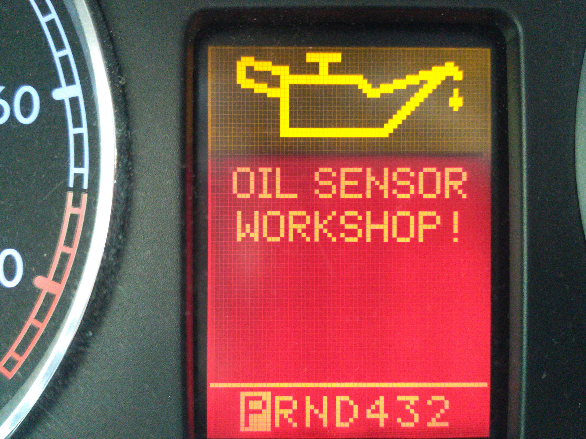 Горит ошибка масло. Желтая масленка Ауди а4. Oil sensor Workshop Passat b6. Желтая масленка sensor Ауди а4 б6. Желтая масленка Ауди а4 b6.