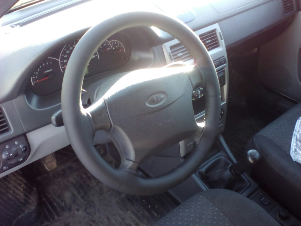 Оплётка на руль — LADA Приора хэтчбек, 1,6 л., 2011 года | аксессуары ...