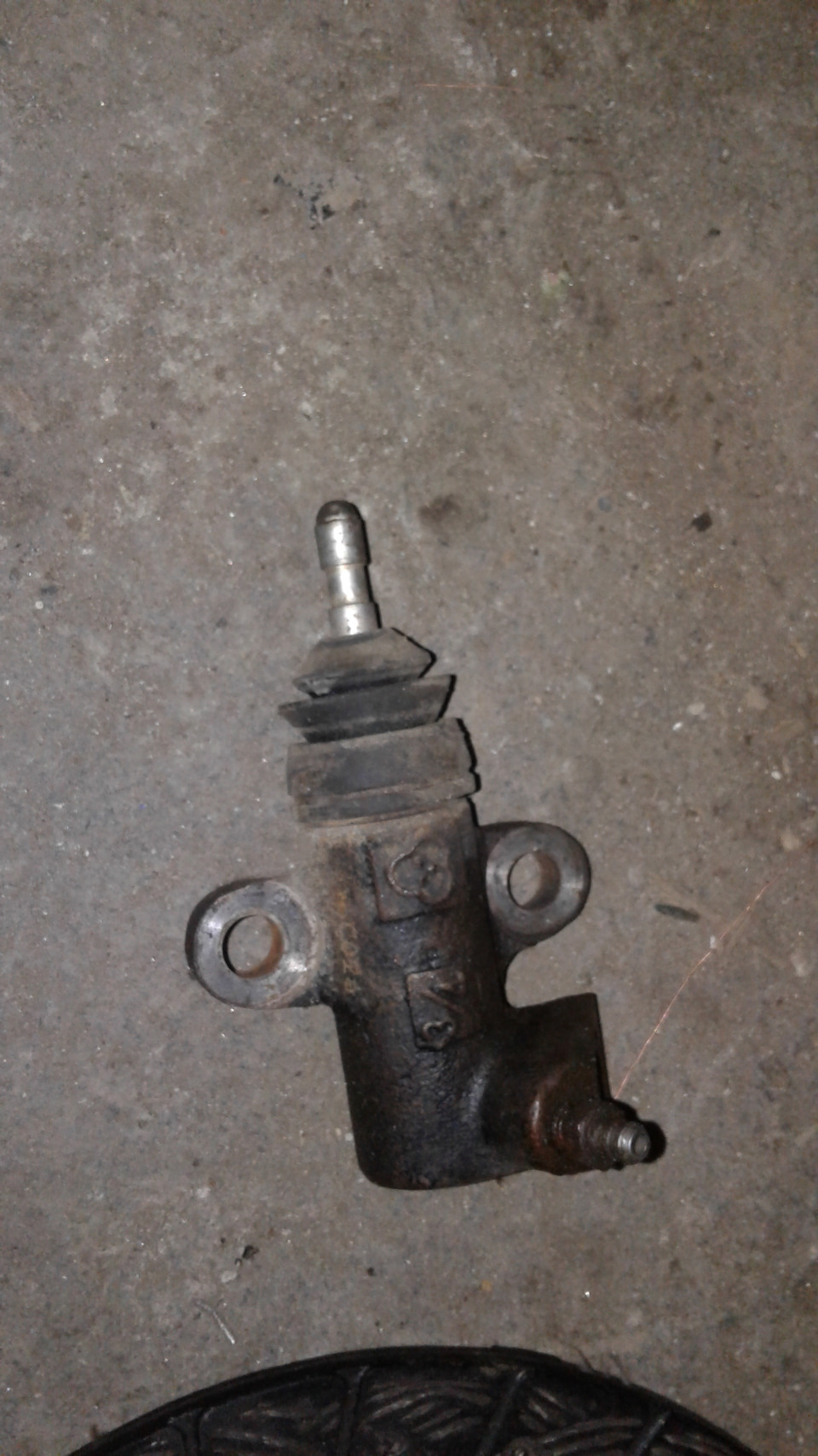 30. Рабочий цилиндр сцепления от нексии — Nissan Laurel (C33), 2 л ...