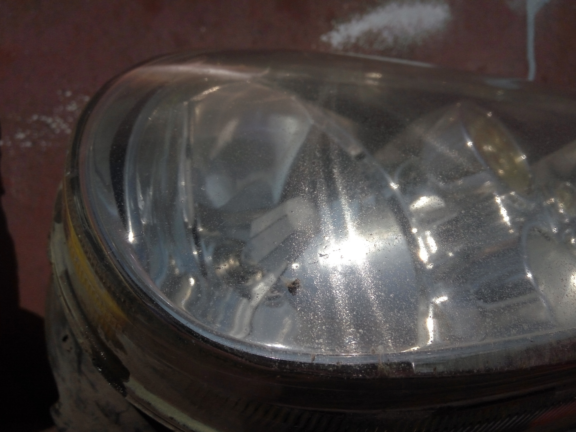 Как отполировать стеклянные фары. Полировка стеклянных фар. Стекла фар вольво 460 пластик. Стекло фары 3310. Полировка стекла фары ц638.