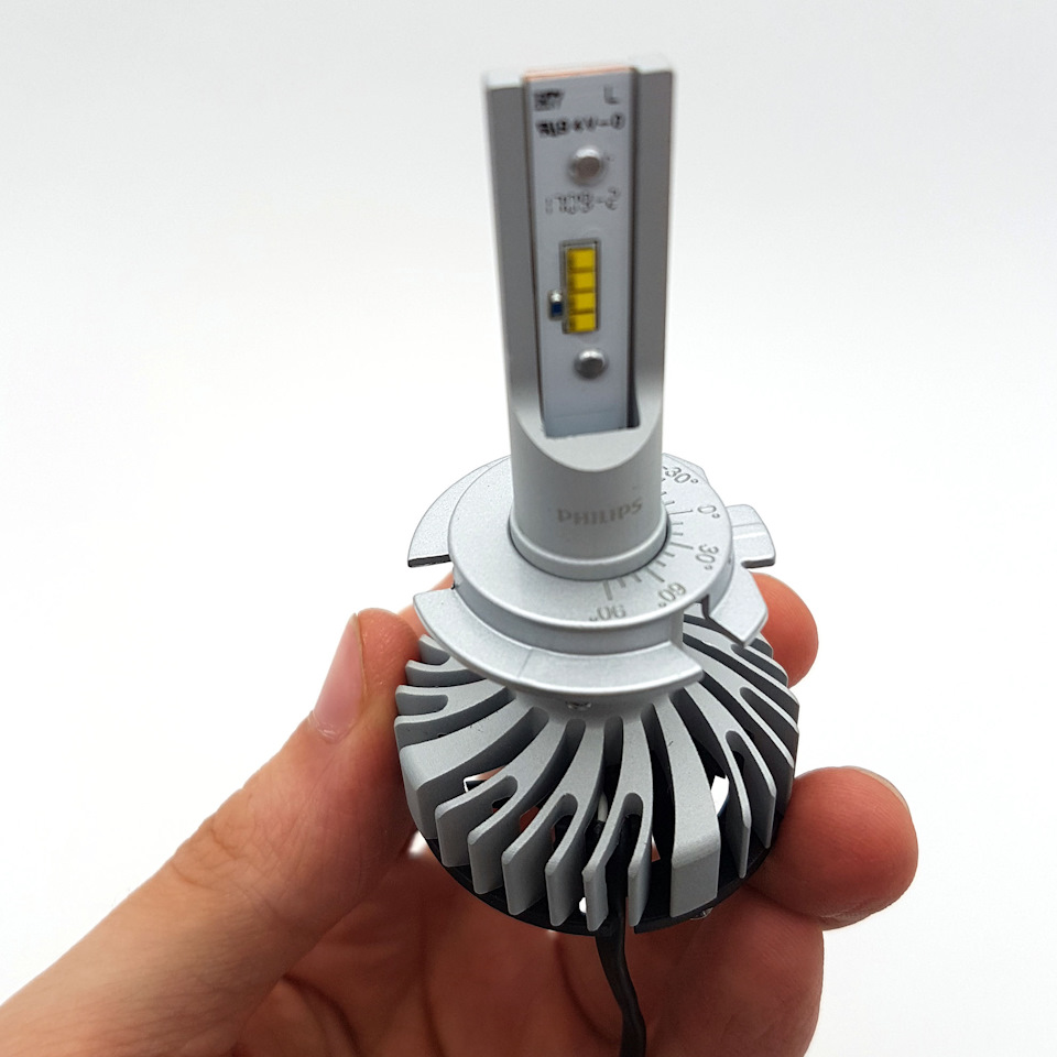 Рис. 11 — Лампа. Общий вид. — Volvo S60 (1G)