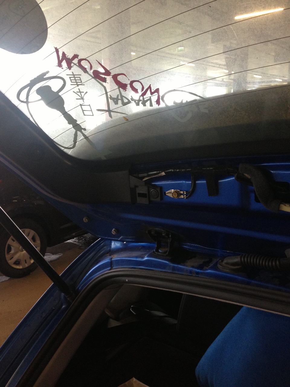 Убираем задний дворник — Mazda 3 (1G) BK, 1,6 л, 2005 года | стайлинг ...