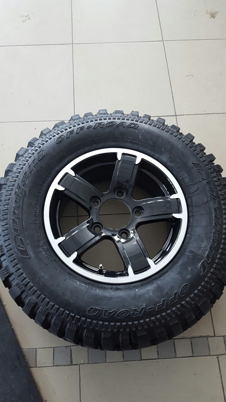 Off road 2 215 75 r15. Кордиант офф роуд на ниву Шевроле. 235 75 R15 Кордиант офф роад на Шевроле Нива. Кордиант офф роуд 215/75/15 на ниву. Cordiant off Road 2 215/75 r15.