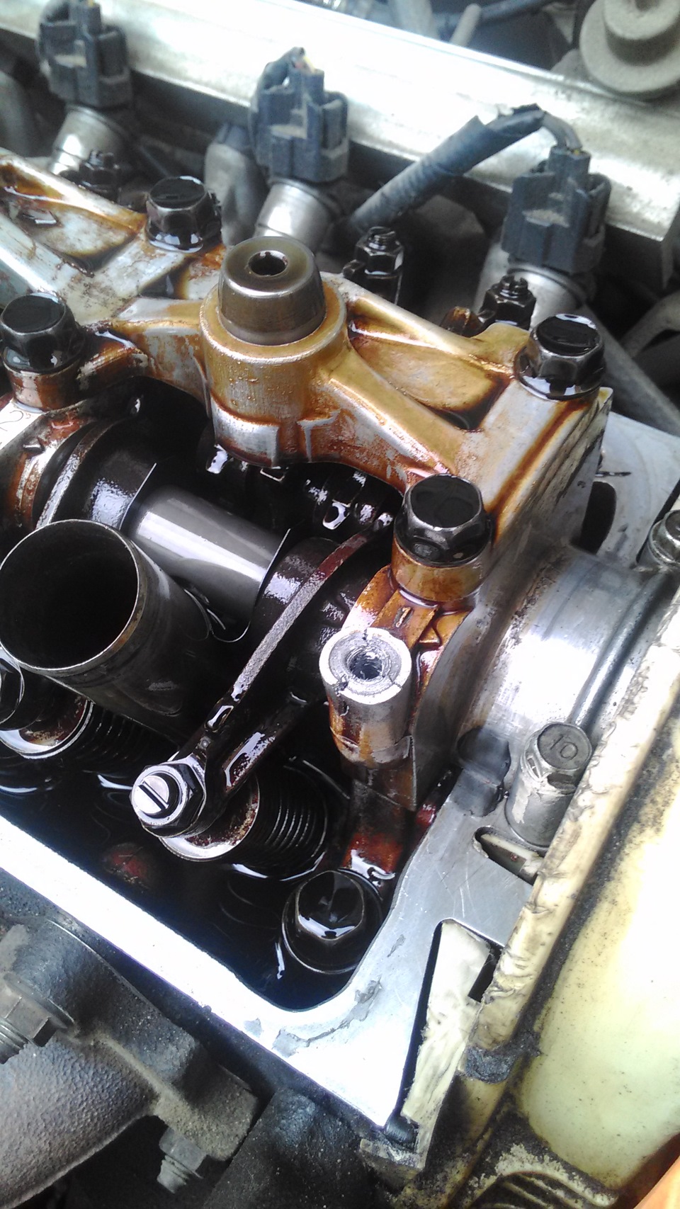 Замена решетки и обнаружение неприятности под клапанной крышкой — Honda ...