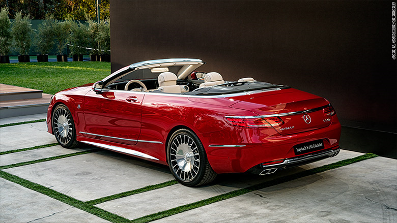 Она сэра кабриолет. Maybach s650 Cabriolet. Мерседес Бенц кабриолет Майбах s 650. Mercedes Benz s650 Maybach кабриолет. Майбах кабриолет красный.