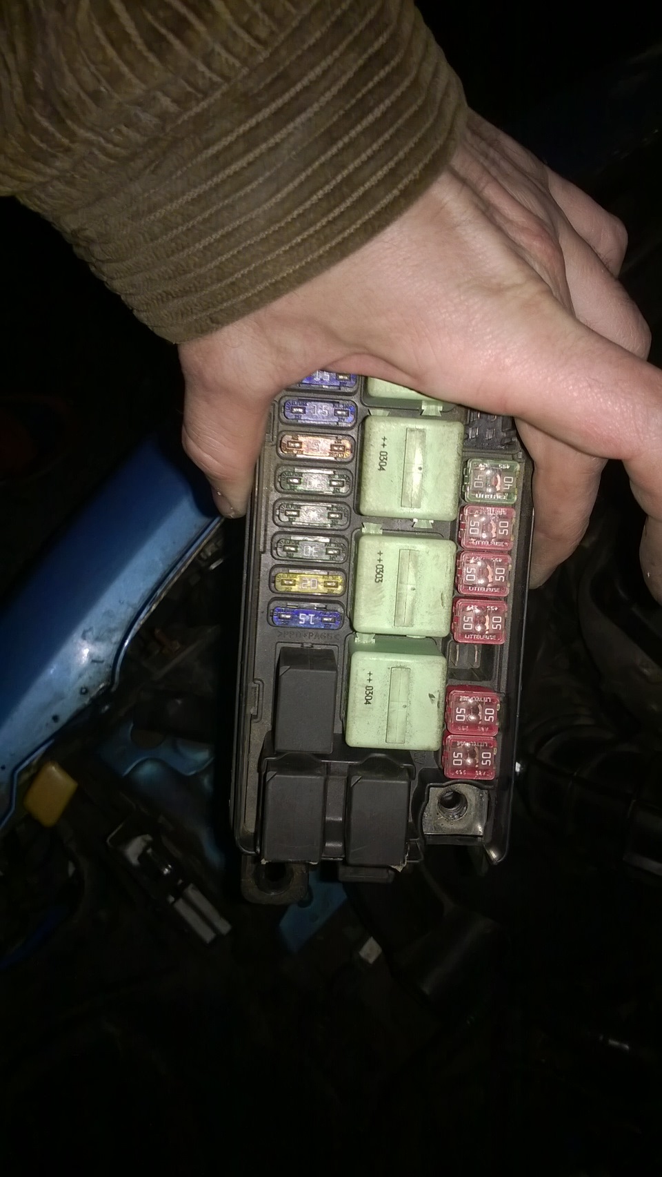 Предохранитель гур. Предохранители форд фокус 2 2006 1. 2. Реле электроусилителя эур гранта. Предохранитель сервотроника на q5.