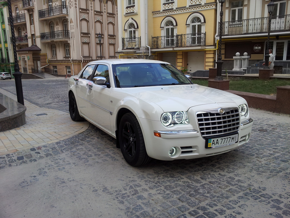 Моргает фара chrysler 300c