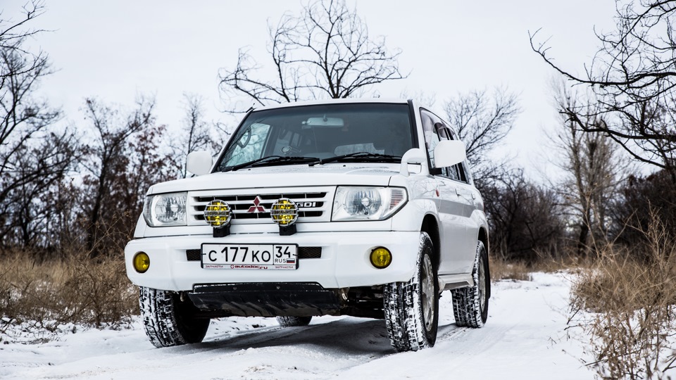 Mitsubishi Pajero io внедорожник. Паджеро ио 2017. Mitsubishi Pajero io полный привод.