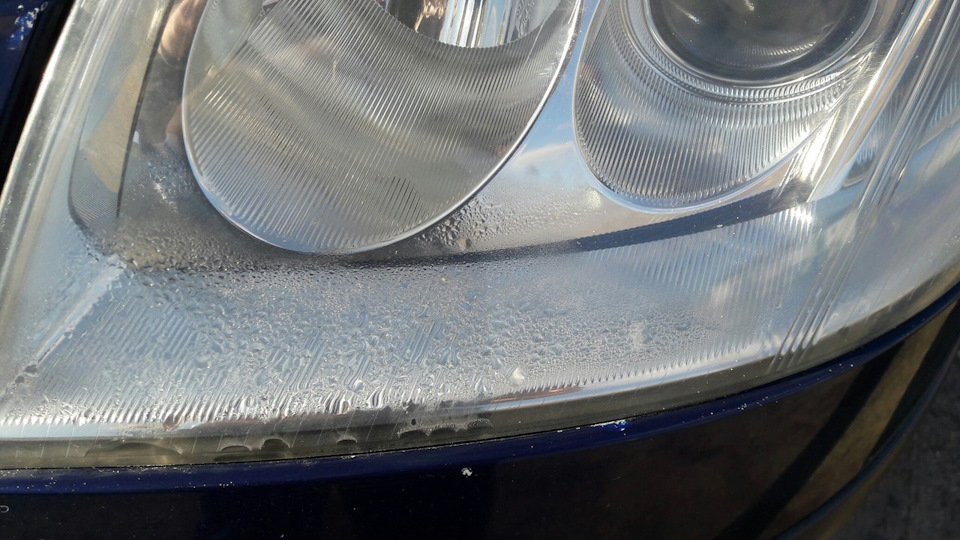 Запотела фара — Volkswagen Passat B5, 1,9 л., 2003 года | наблюдение ...