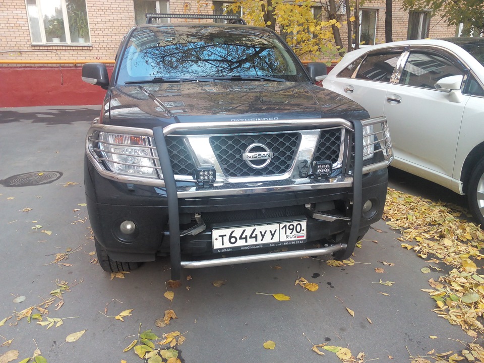 Nissan Pathfinder с кенгурятником