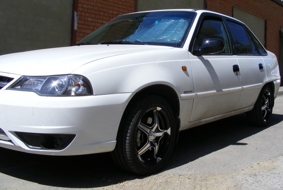 Daewoo nexia белая