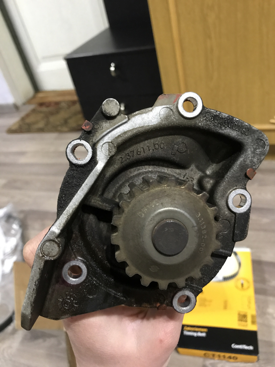 Снятая у меня помпа Pierburg — Ford Kuga (2G)