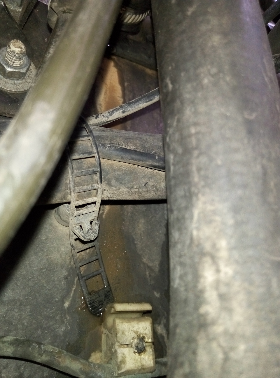 Куда девается тосол… — Audi 80 (B4), 2 л, 1992 года | своими руками ...