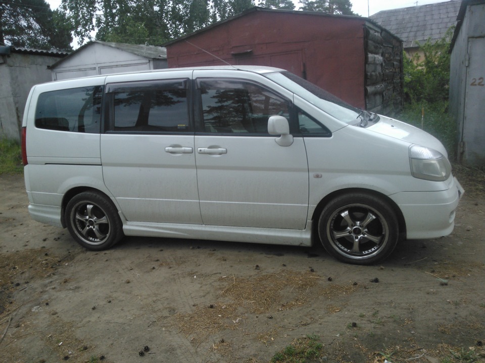 Серена с24. Nissan Serena c24. Ниссан Серена 24 кузов. Ниссан Серена r17. Nissan Serena c24 обвес.