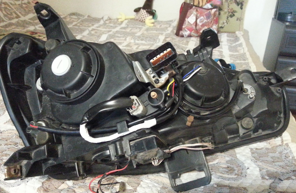 Незаконный колхозный ксенон превращается… Ксенон превращается ...