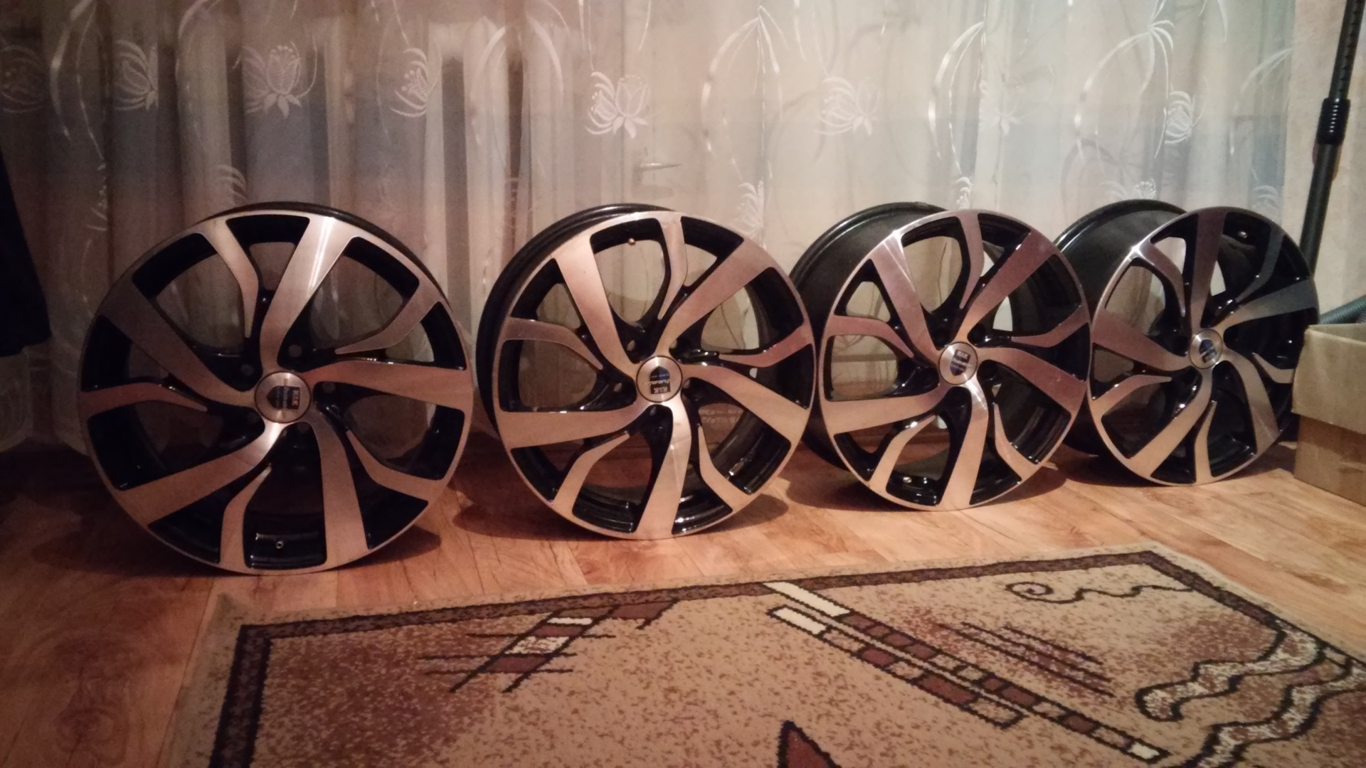 Кик палермо-оригинал 6xr15. Диски k k дарк платинум. 3 et43 dia67. Диски кик палермо алмаз черный. Диски палермо r15.