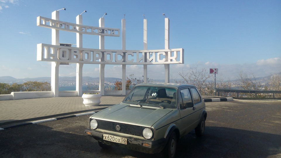 Volkswagen Golf mk 1 // August //