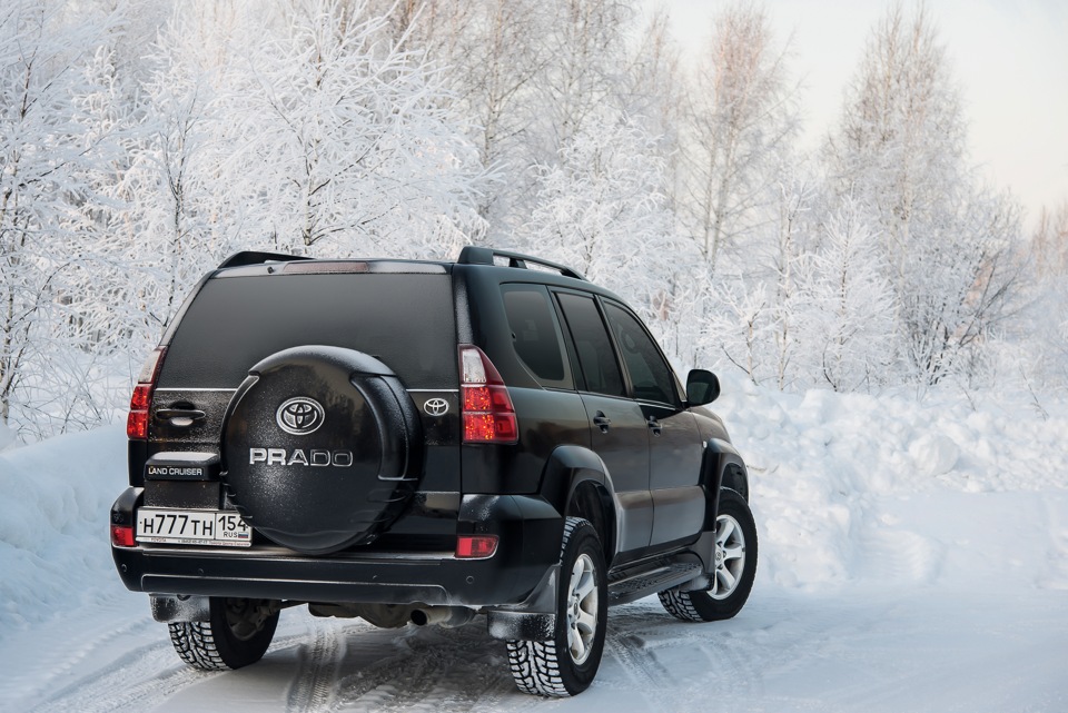 Ленд крузер прадо 120 владивосток. Тойота ленд Крузер Прадо сзади. Land Cruiser Prado 120 сзади. Тойота Прадо 120 вид сзади. Land Cruiser Prado GX 2005.