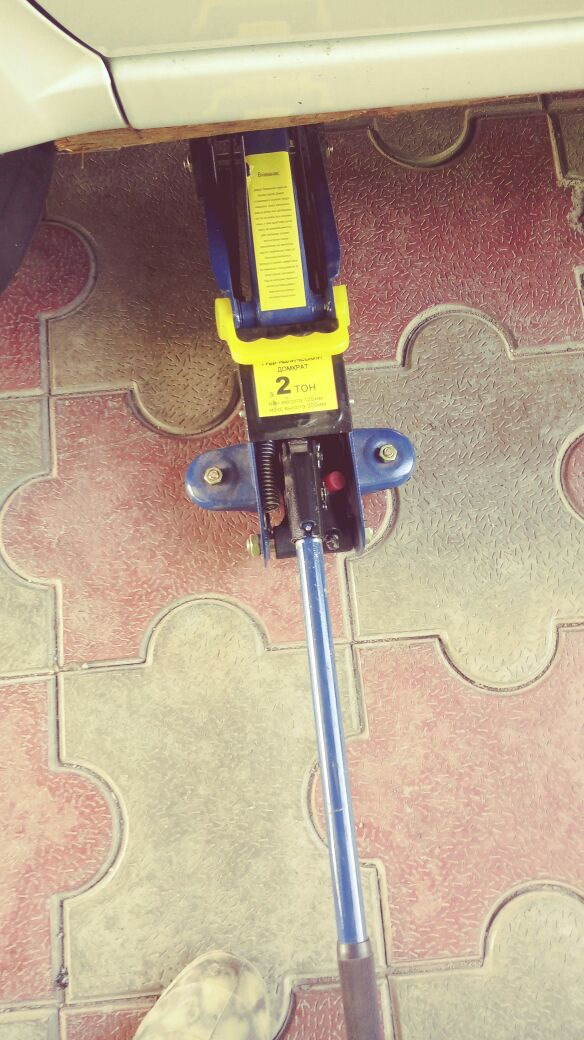 Замена пыльника тормозного цилиндра и пыльника рулегого наконечника ...