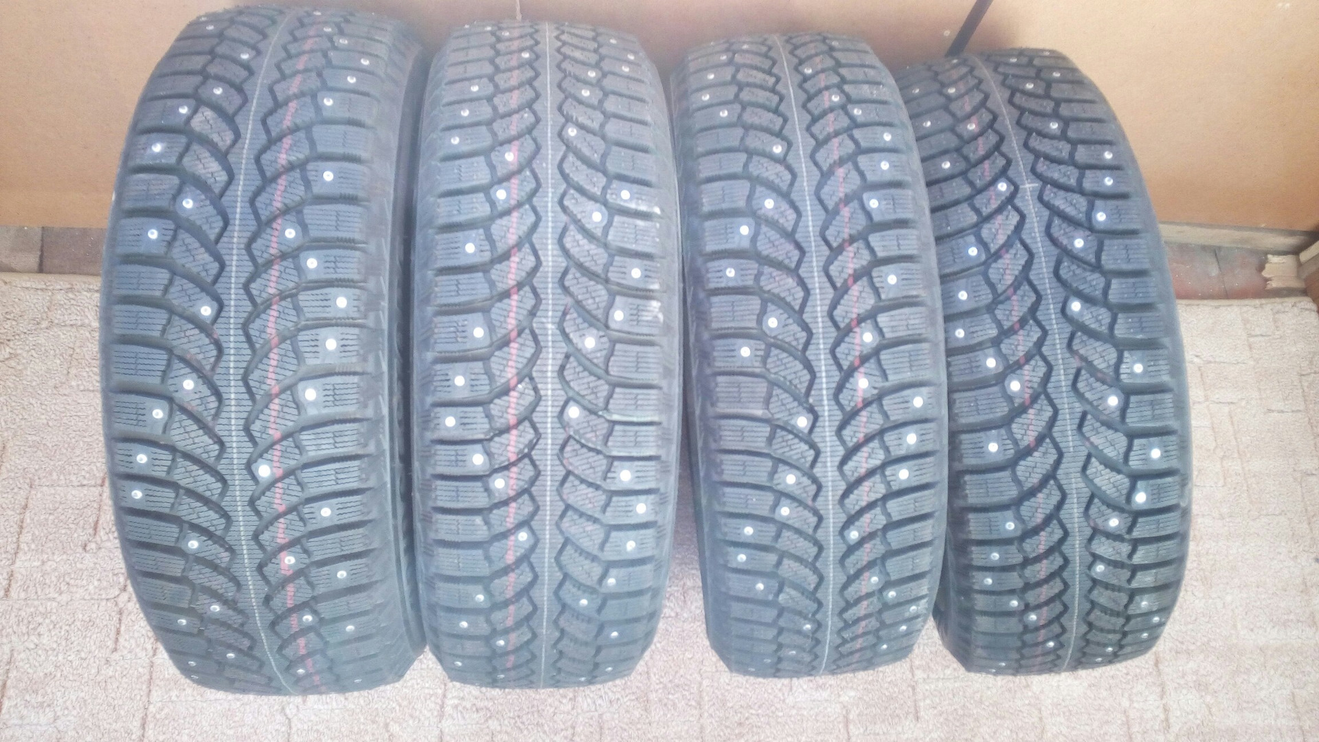 Бриджстоун спайк. Bridgestone Spike 01. Bridgestone Spike-01 185/70r14. Зимняя резина б.у Бриджстоун Спайк 01 185-60-15. Бриджстоун Спайк 1 бу.