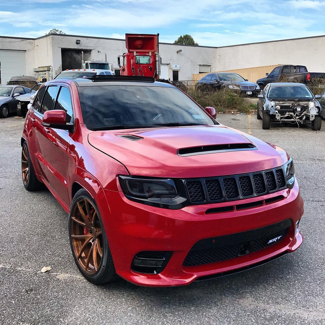 Jeep Grand Cherokee wk2 красный