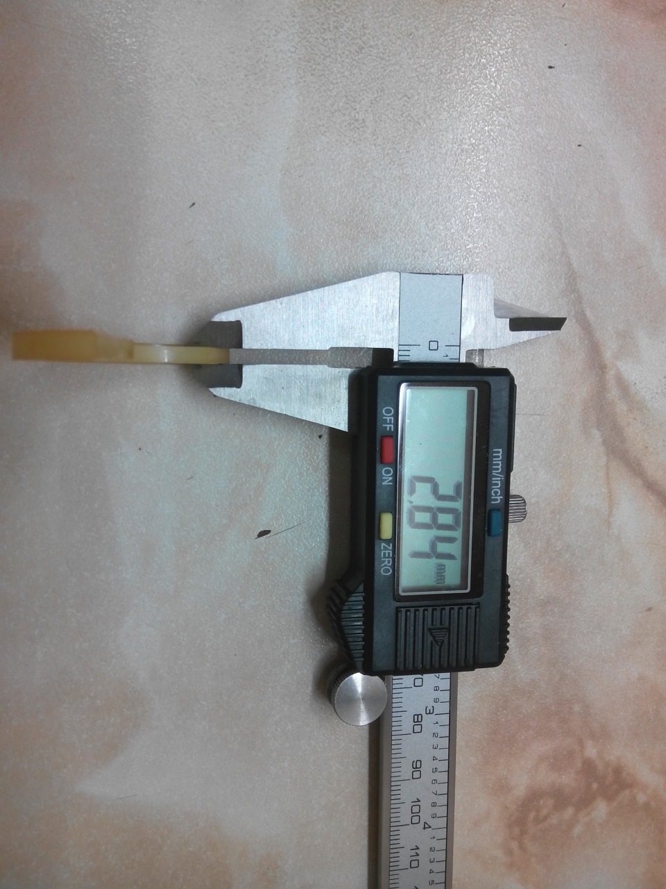 Двигатель — 4. Замена упорных полуколец распредвалов. — УАЗ Patriot, 2 ...