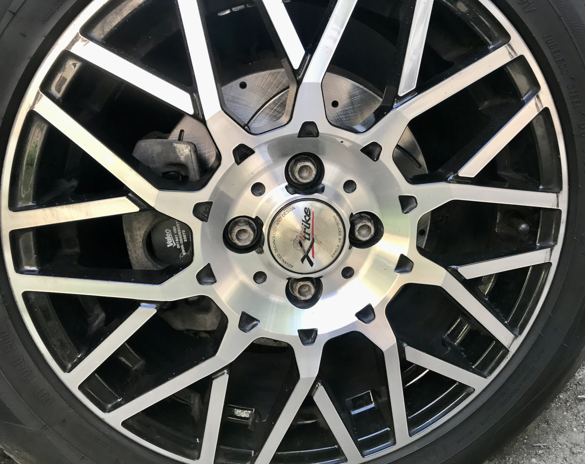 Тормозные колодки Valeo — Lada Vesta, 1,6 л, 2017 года | плановое ТО ...