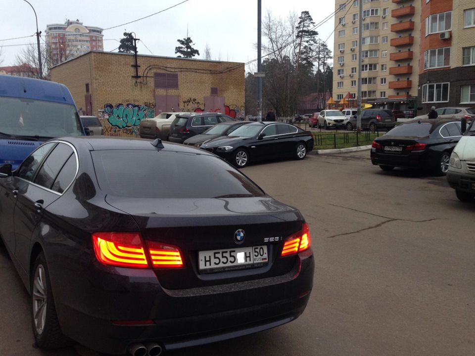 Бмв во дворе