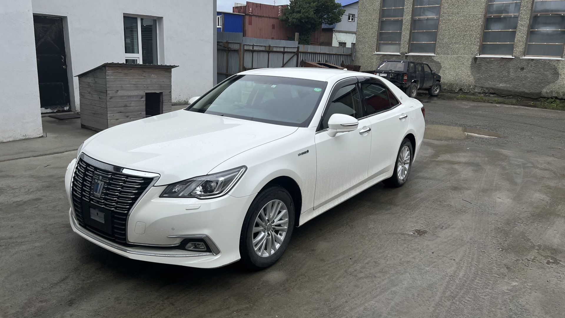 Toyota Crown 2016