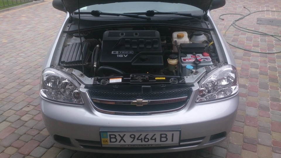 Потекло масло из под крышки — Chevrolet Lacetti Sedan, 1,6 л., 2007 ...