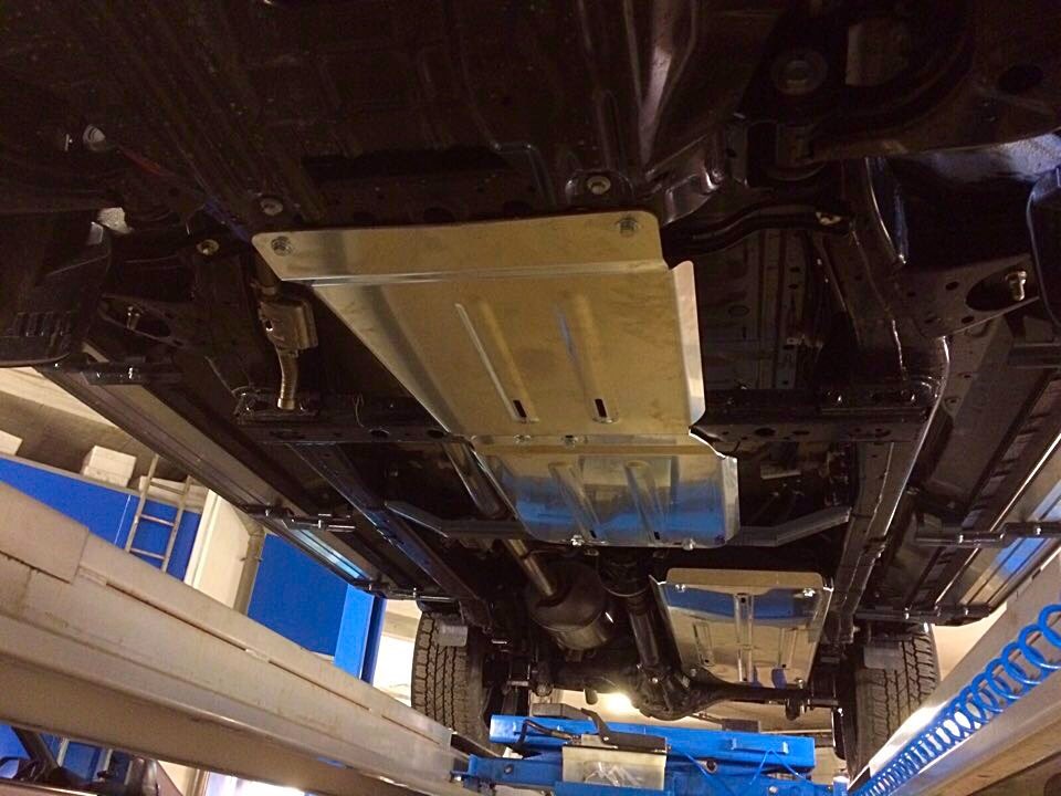 полная защита днища. полная защита днища. полная защита днища. баллон под днище на мицубиси паджеро 3 трехдверный. защита картера двигателя f36 sheriff.