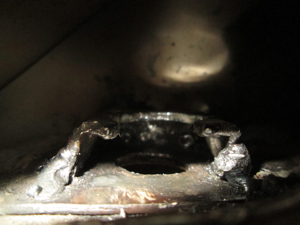 Ремонт закладной в ланжероне ( Прокручивается болт ) — Opel Combo C, 1 ...