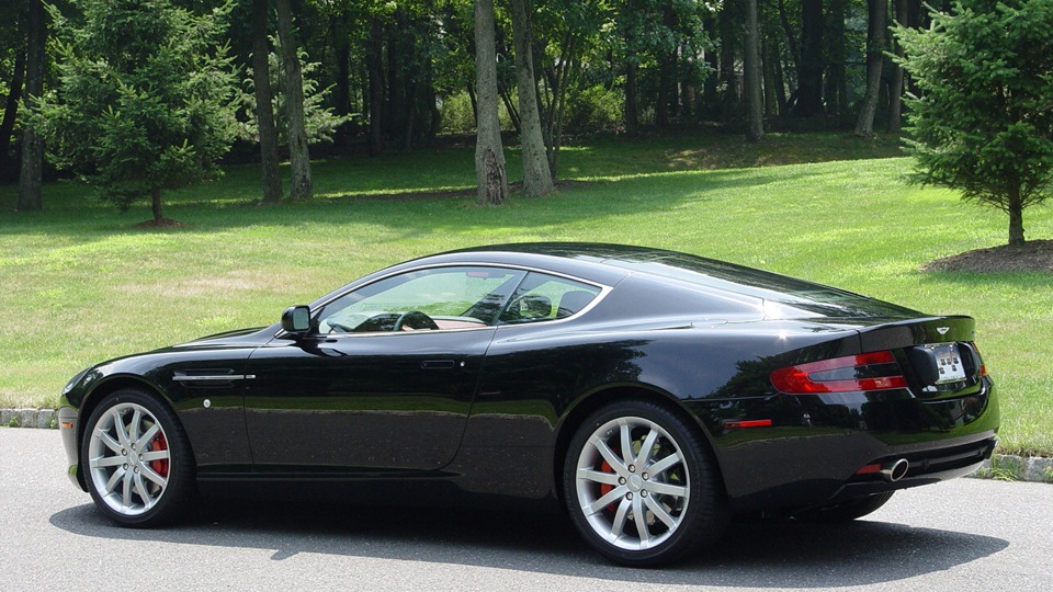 Db9 машина aston martin