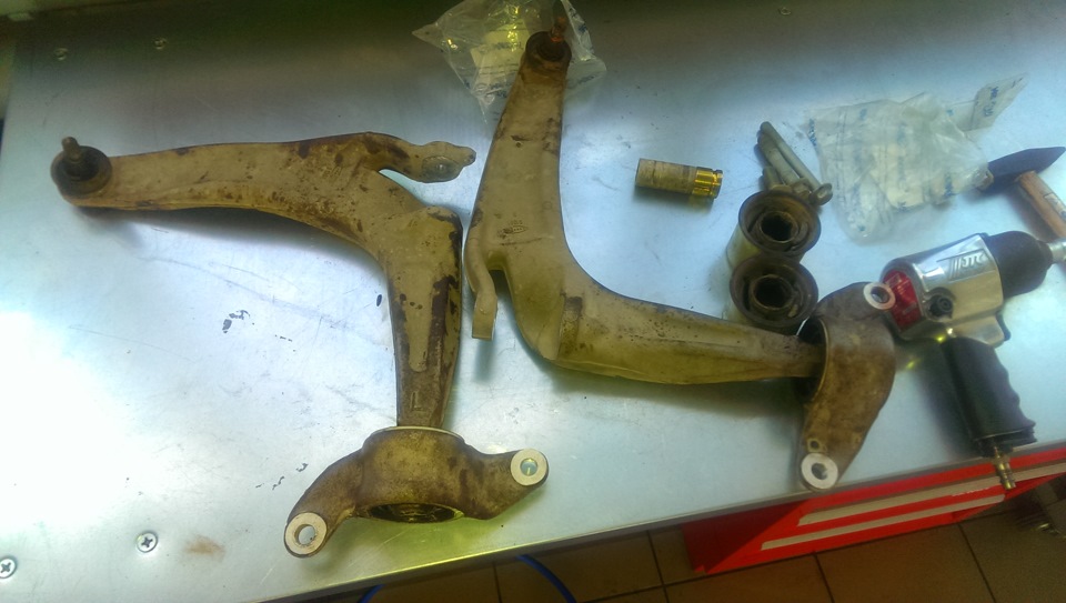 Задние сайлентблоки переднего рычага — Honda Civic Hatchback (8G), 1,8 ...