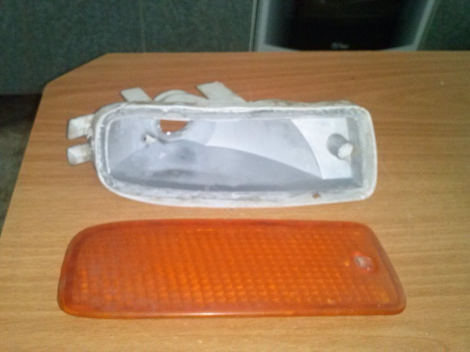 Повторители поворотов приора se. Дополнительный поворотник на микроавтобус. Зеркало солярис 1 с повторителем. Повторитель поворота хундай акцент. Повторитель в крыло зил.