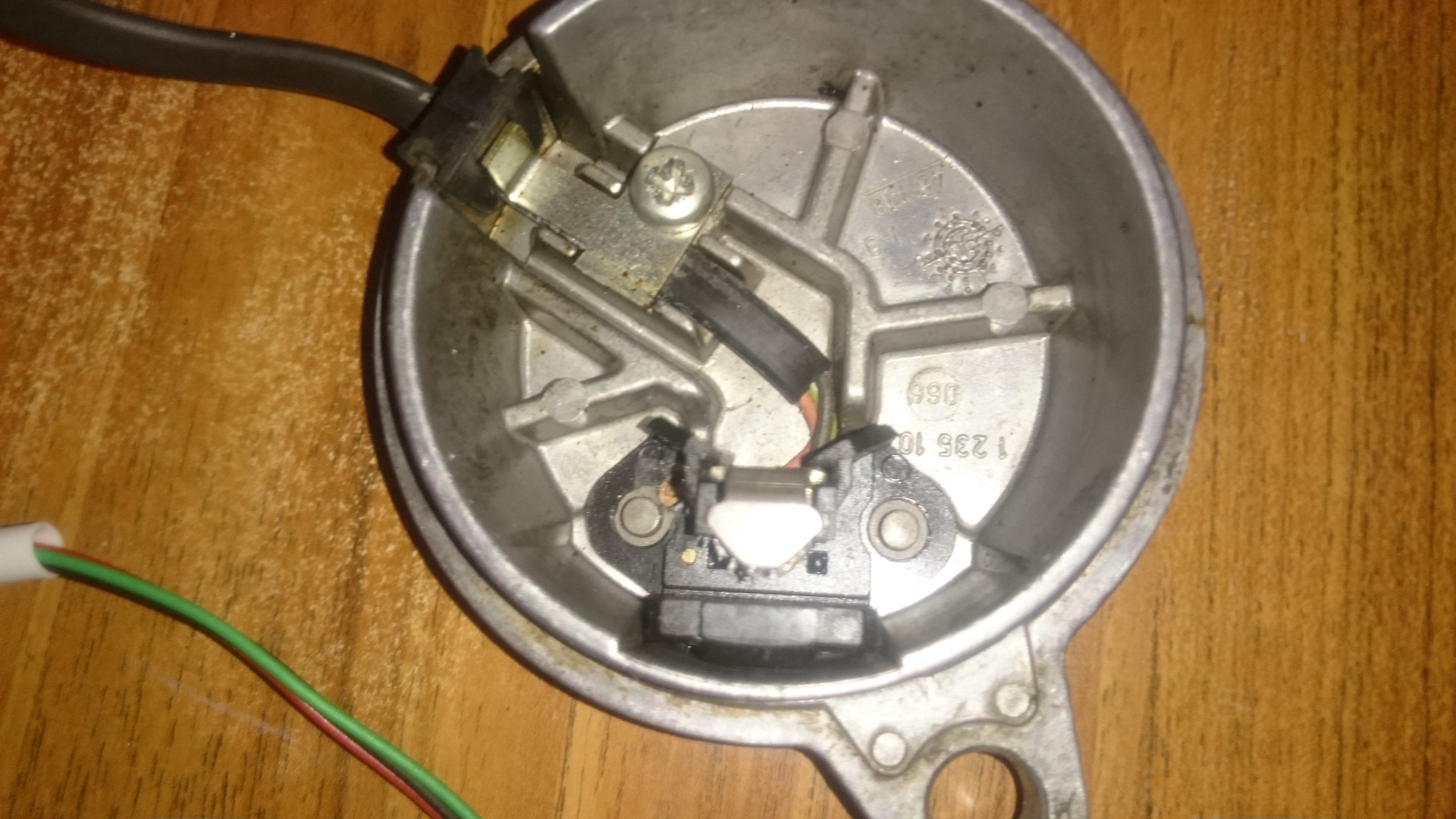 неисправность датчика холла. датчик холла ауди 80. датчик холла 2109 карбюратор. датчик холла 2110 инжектор. датчик холла 2107.