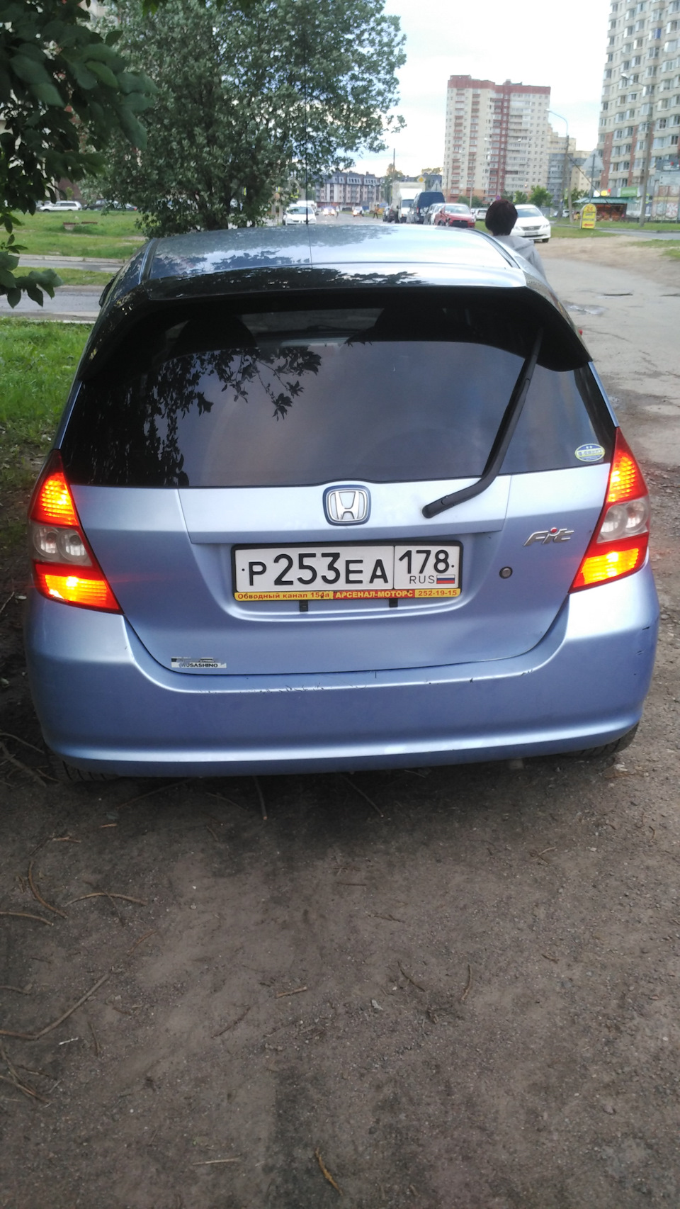 лампы в задние пр.туманки)) — Honda Fit (1G), 1,5 л, 2002 года ...
