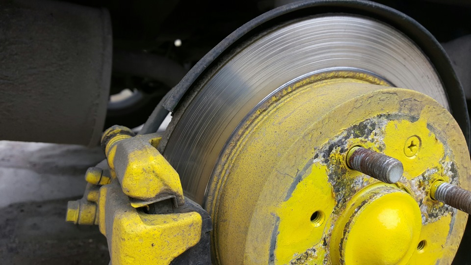 Замена тормозных дисков и пыльника тормозного цилиндра. — Honda Jazz ...