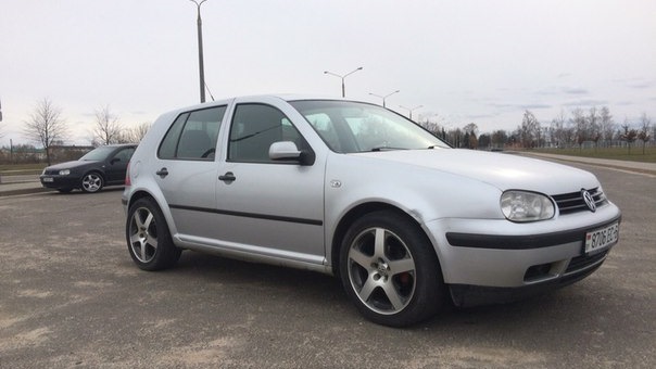 Volkswagen Golf Mk4 1.6 бензиновый 2001