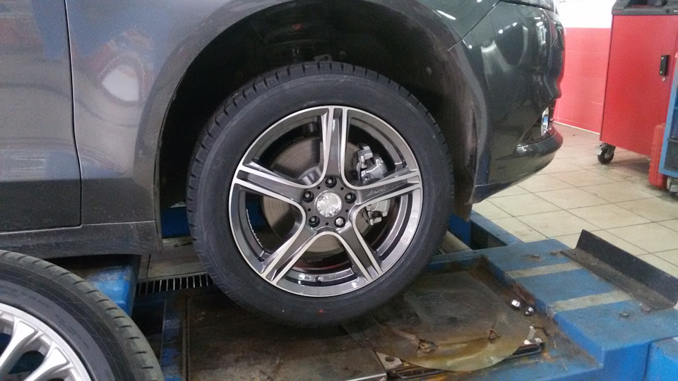 Диски RW 17" и шины зима Кумхо I-zen KW31 — Ford Mondeo V, 2 л, 2016 ...