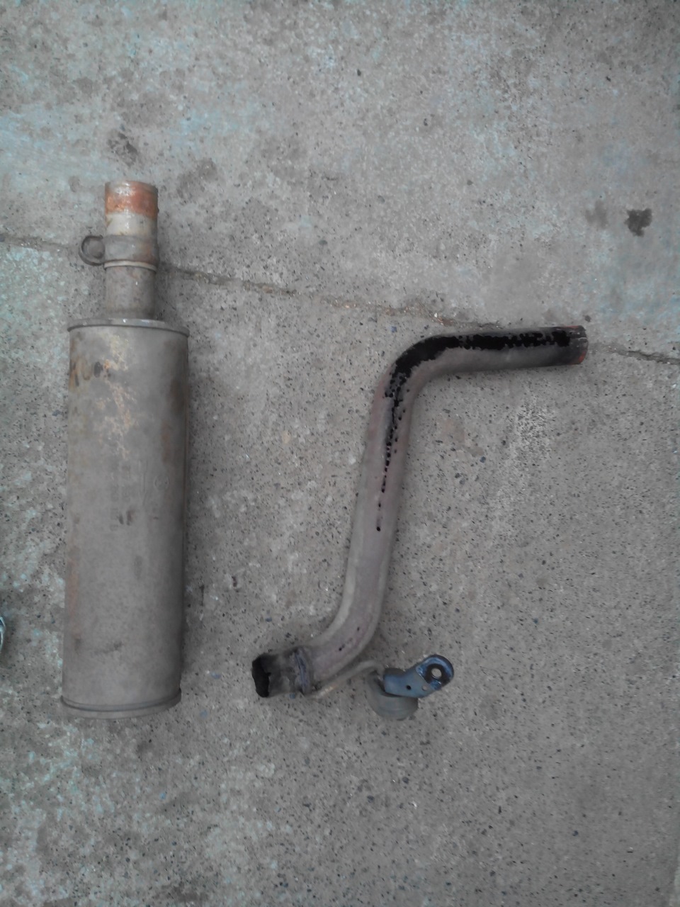 Прогорела труба глушителя — Volkswagen Caddy (3G), 1,9 л, 2006 года ...