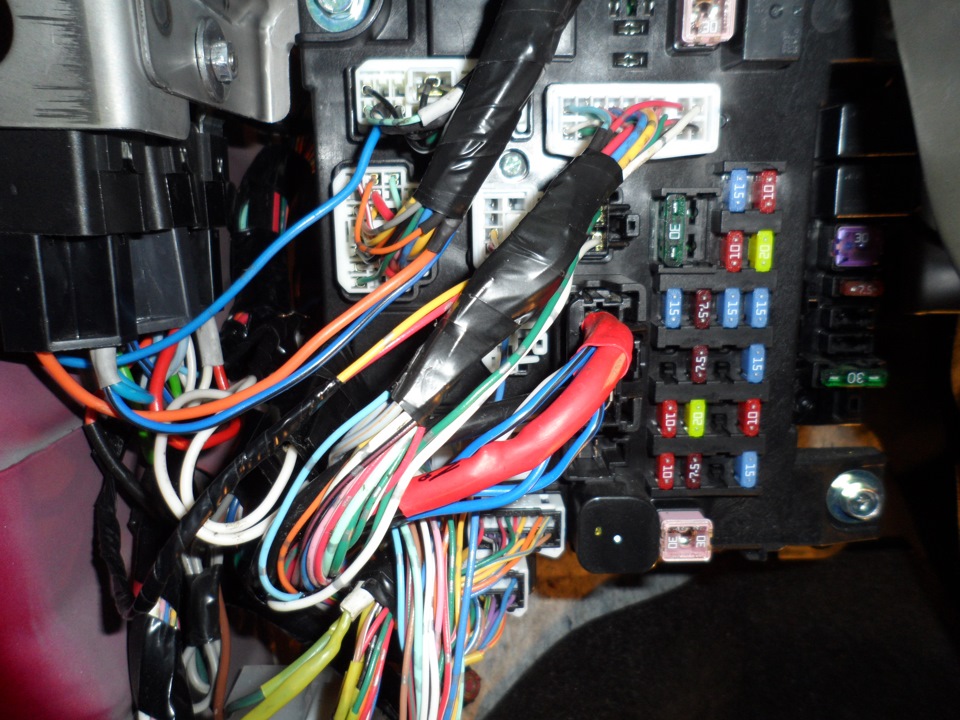 Блок сигнализации лансер 9. Установка сигнализации лансер 10. Lancer 9 автозапуск. Демонтаж старой сигнализации. Lancer 9 автозапуск.