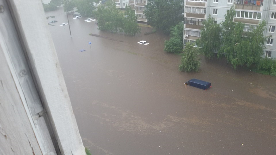 Наводнение в ульяновске 2017. Ульяновск затопило. Вырыпаевка ульяновск. Ульяновск потоп. Ульяновск наводнение.