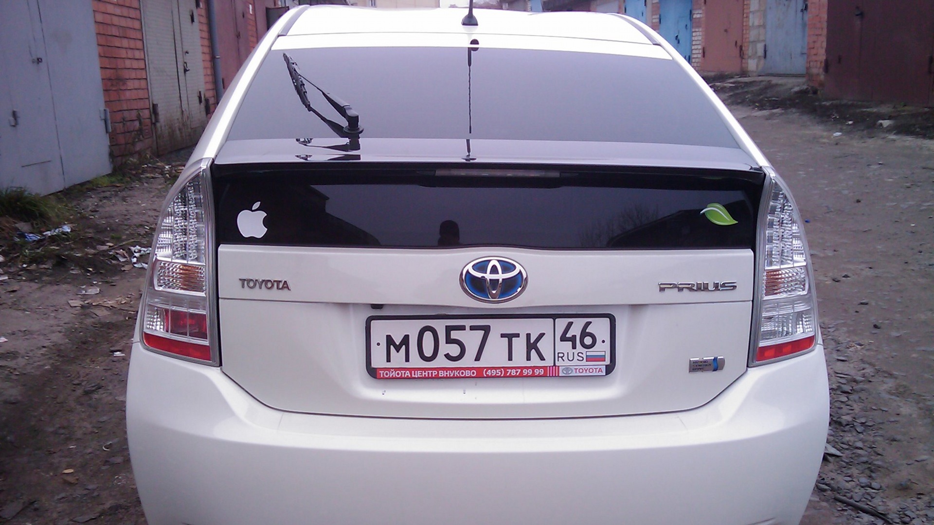 Toyota Prius (30) 1.8 гибридный 2010 | Комплектация 