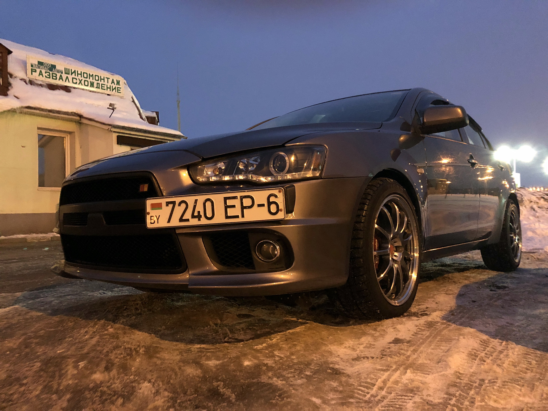 Домкрат — Mitsubishi Lancer X, 1,8 л, 2008 года | аксессуары | DRIVE2