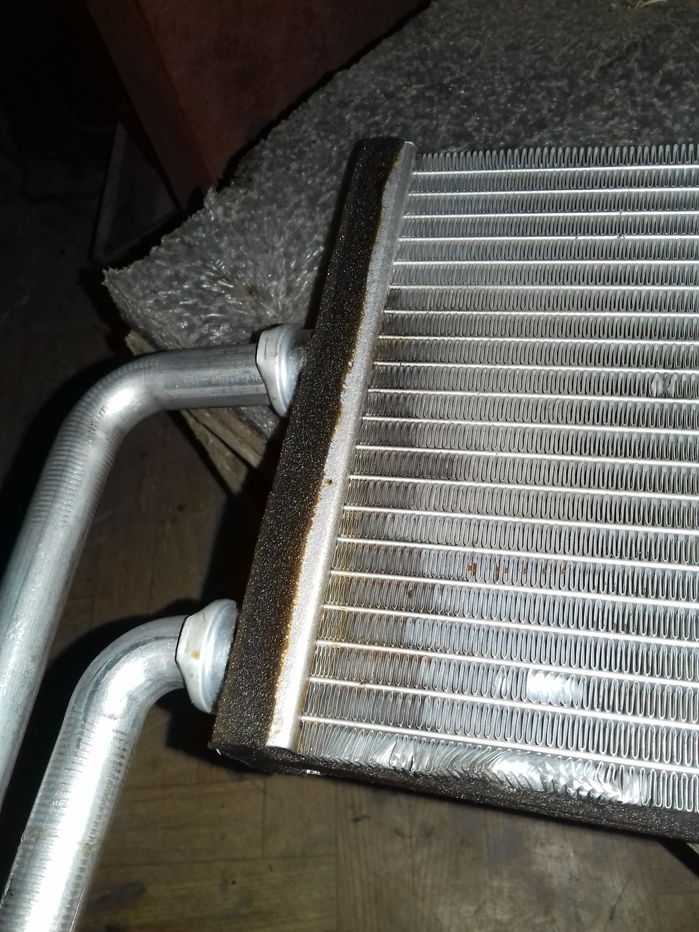 Радиатор отопителя 2126 размер. Радиатор печки антифриз. Система охлаждения 406 двигателя. Радиатор печки антифриз. Радиатор печки ваз 099 дааз.